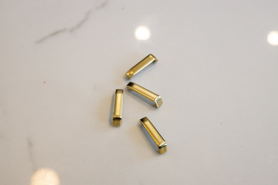 Gold indicator insert for universal stove knob